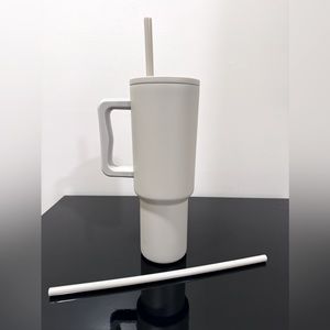 Simple Modern 40 oz tumbler in Almond Birch